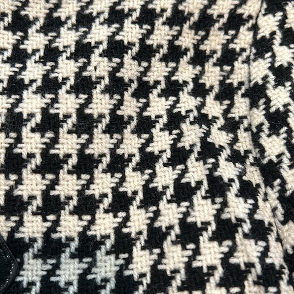 Feminine black-and-white, houndstooth cape by FOCUS 2000 Size L - Picture 8 of 8